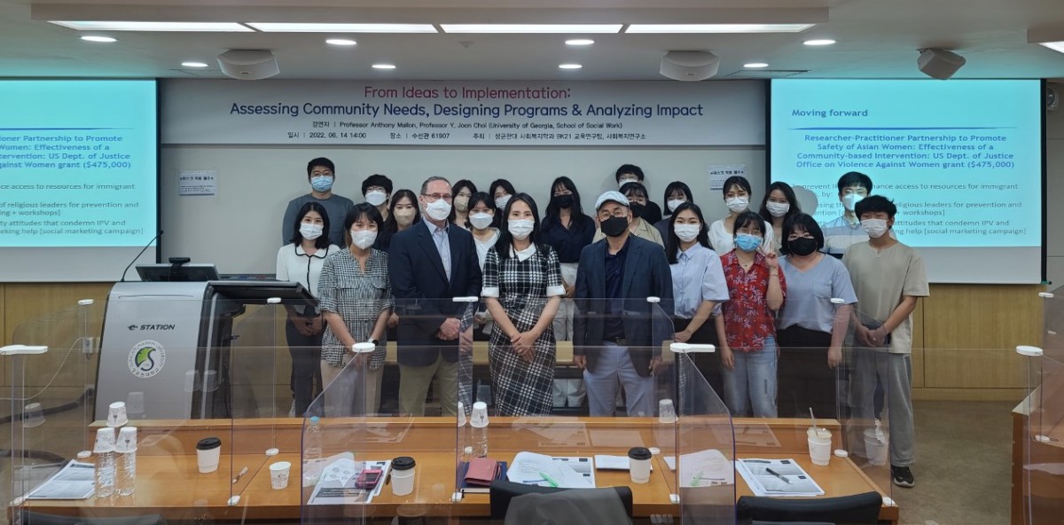 Dr. Joon Choi and Dr. Anthony Mallon lectured to students in the Social Welfare Department at Sung Kyun Kwan University